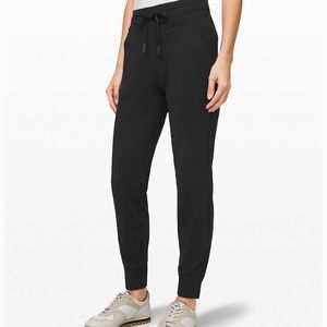 Lululemon size 8 green-blue ready to rulu jogger